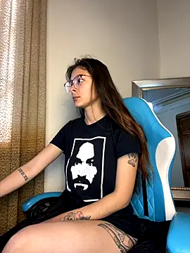 Aleska Miami online show from October 2025 01:58:02 PM