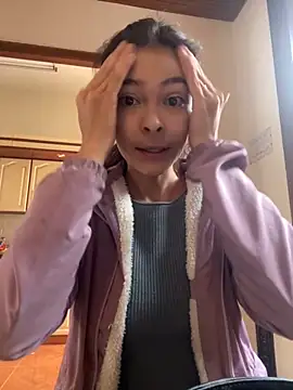 Aleska Miami online show from September 2025 01:50:01 PM