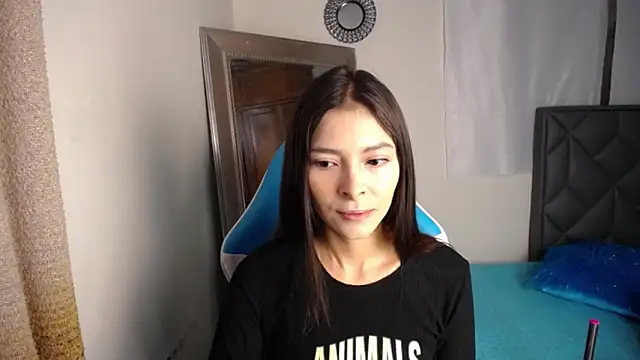 Aleska Miami online show from October 2025 02:39:01 PM