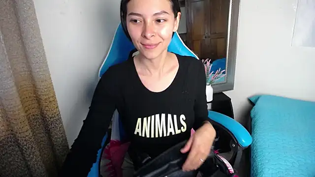 Aleska Miami online show from October 2025 07:02:01 PM