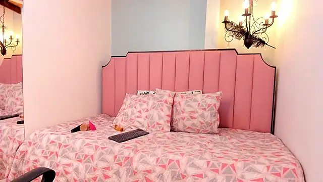 KarenSims online show from December 2025 09:41:01 AM