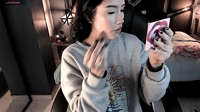 Snapshot of vaiolethsan__ chatting on February 2026 08:09:02 PM vaiolethsan online show from February 2026 08:09:02 PM