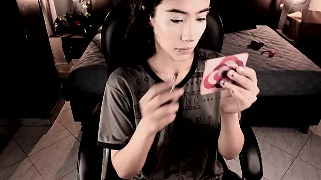 Snapshot of vaiolethsan__ chatting on December 2025 08:36:01 PM vaiolethsan online show from December 2025 08:36:01 PM