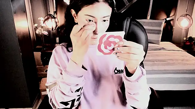 Snapshot of vaiolethsan__ chatting on December 2025 08:01:02 PM vaiolethsan online show from December 2025 08:01:02 PM