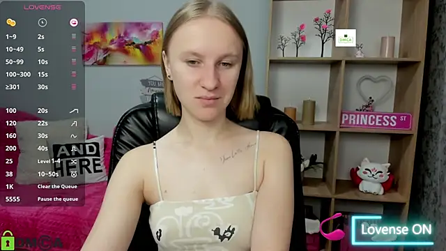 BeautyBlondy online show from October 2025 06:03:01 AM