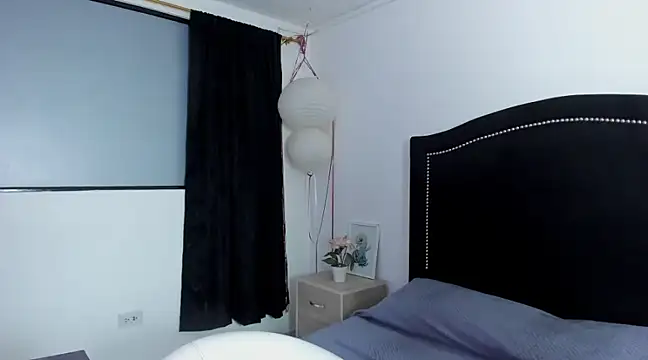 Snapshot of Cleo_Hott chatting on March 2025 03:54:02 AM Cleo Hott online show from March 2025 03:54:02 AM