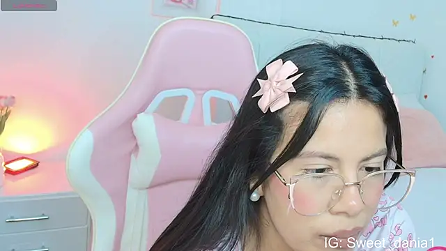 sweet dania  online show from September 2025 03:46:02 AM