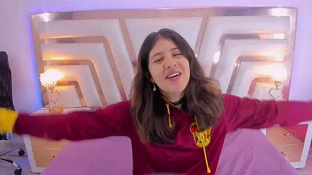 Snapshot of MiaQueen021 chatting on March 2025 12:24:01 PM MiaQueen021 online show from March 2025 12:24:01 PM