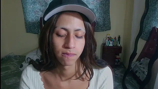 boysLittle online show from May 2026 10:18:01 PM