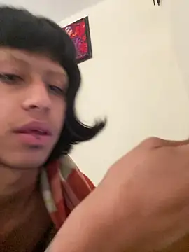 boysLittle online show from November 2025 06:55:02 PM