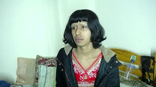 boysLittle online show from December 2025 08:32:02 PM