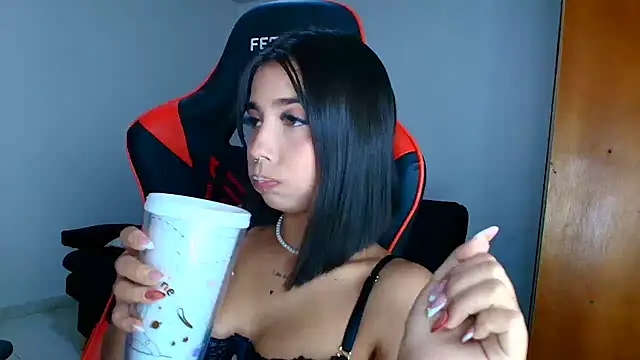 Rousse violett online show from February 2026 09:58:03 PM