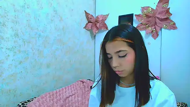 Rousse violett online show from February 2025 08:07:02 PM