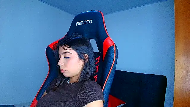 Rousse violett online show from November 2025 10:02:01 PM