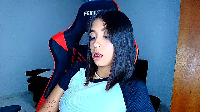 Rousse violett online show from February 2026 10:40:01 PM