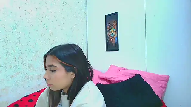 Rousse violett online show from March 2025 12:53:01 AM