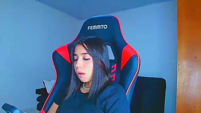 Rousse violett online show from December 2025 09:04:02 PM