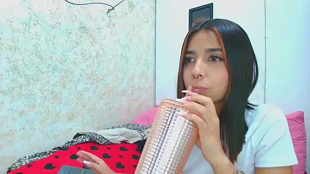 Rousse violett online show from March 2025 03:04:01 AM