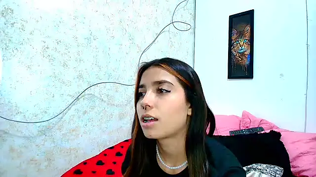 Rousse violett online show from March 2025 09:32:02 PM