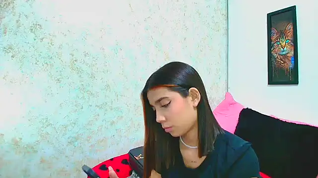 Rousse violett online show from March 2025 11:15:01 PM