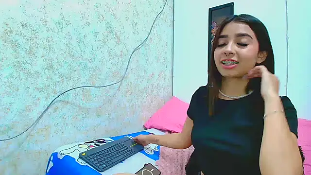 Rousse violett online show from March 2025 11:31:01 PM