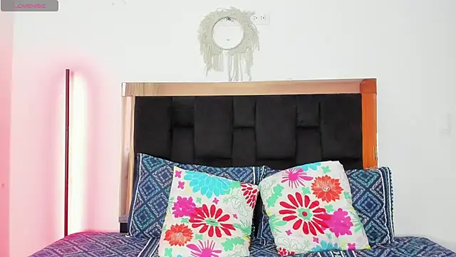 Carorosse online show from November 2025 10:25:02 PM