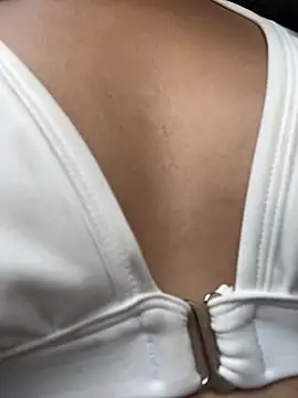 Carorosse online show from March 2026 06:01:01 PM