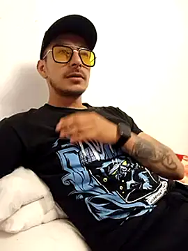 Snapshot of tony-camargo chatting on January 2025 11:26:01 PM tony-camargo online show from January 2025 11:26:01 PM