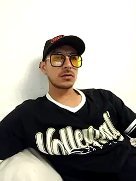 Snapshot of tony-camargo chatting on January 2025 09:22:01 PM tony-camargo online show from January 2025 09:22:01 PM