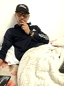 Snapshot of tony-camargo chatting on October 2025 11:38:01 PM tony-camargo online show from October 2025 11:38:01 PM