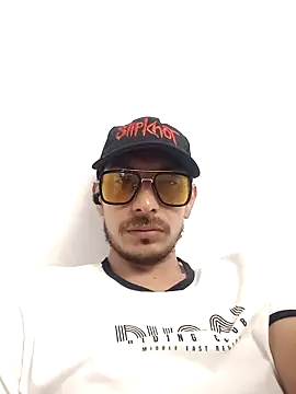 Snapshot of tony-camargo chatting on January 2025 04:02:01 AM tony-camargo online show from January 2025 04:02:01 AM