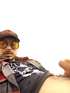 Snapshot of tony-camargo chatting on January 2025 05:02:02 AM tony-camargo online show from January 2025 05:02:02 AM
