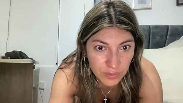 LunaBeya online show from March 2026 11:28:02 AM