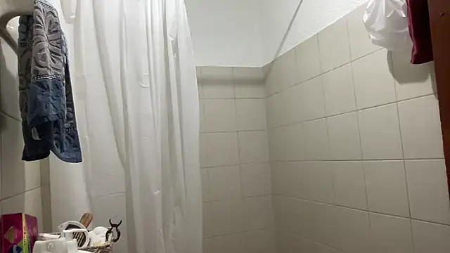 LunaBeya online show from December 2025 10:41:01 AM