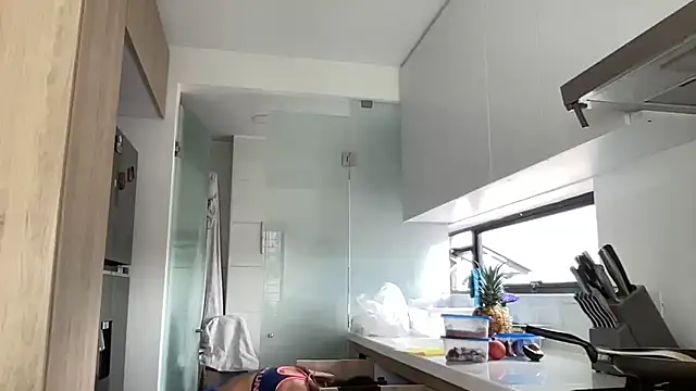 LunaBeya online show from April 2026 07:58:02 PM