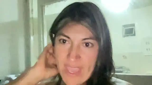 LunaBeya online show from November 2025 11:11:02 AM