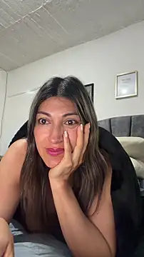 LunaBeya online show from February 2026 02:13:01 PM