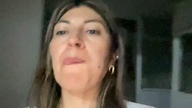 LunaBeya online show from April 2026 02:07:02 AM