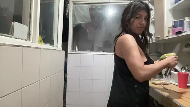 LunaBeya online show from February 2026 12:34:02 PM