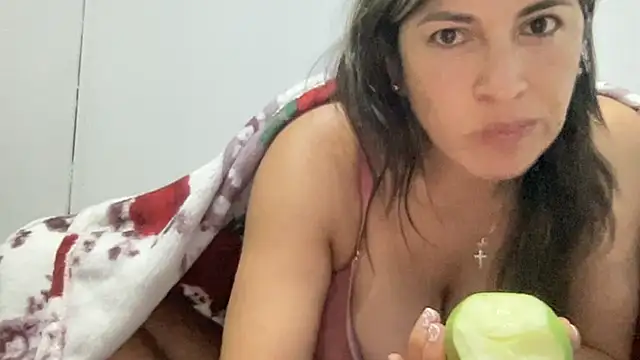 LunaBeya online show from November 2025 11:08:02 PM