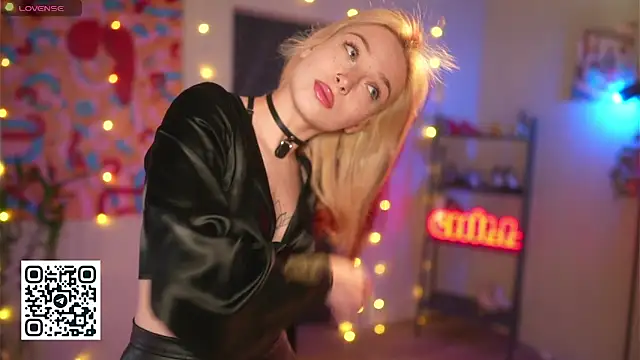 Snapshot of vse_sukki chatting on February 2026 04:00:02 AM vse sukki online show from February 2026 04:00:02 AM