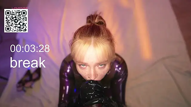 Snapshot of vse_sukki chatting on February 2026 03:27:01 AM vse sukki online show from February 2026 03:27:01 AM