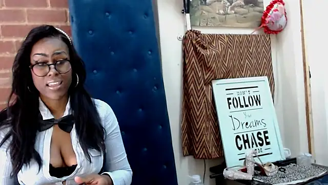 Snapshot of PEBBLES365 chatting on March 2025 11:47:02 AM PEBBLES365 online show from March 2025 11:47:02 AM