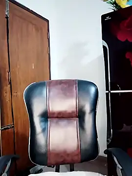 Anika-1 online show from December 2025 05:03:01 PM