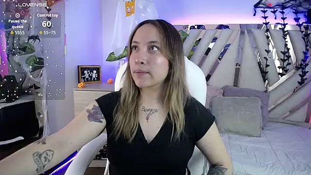 NyxAndria 1 online show from November 2025 08:45:02 PM