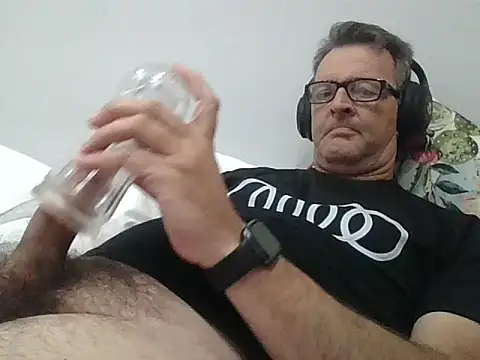 itsmeyes69 online show from March 2026 09:24:02 PM