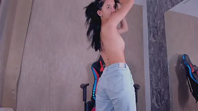 Snapshot of StefanyRousse chatting on November 2025 11:47:02 AM StefanyRousse online show from November 2025 11:47:02 AM