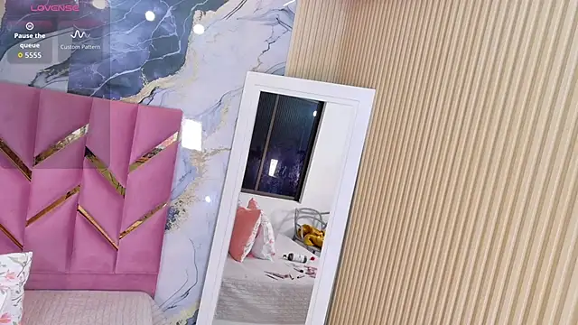 Snapshot of hotiergirl chatting on November 2025 01:00:02 PM hotiergirl online show from November 2025 01:00:02 PM