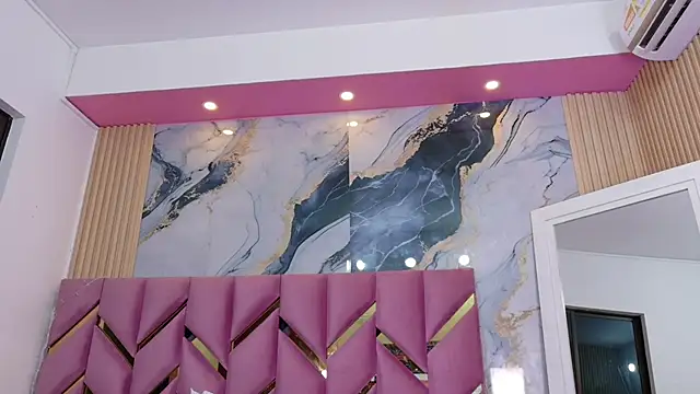 Snapshot of hotiergirl chatting on November 2025 12:20:01 PM hotiergirl online show from November 2025 12:20:01 PM