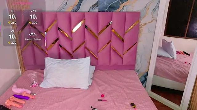 Snapshot of hotiergirl chatting on November 2025 12:21:02 PM hotiergirl online show from November 2025 12:21:02 PM